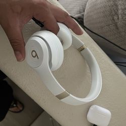 Beats Solo 4