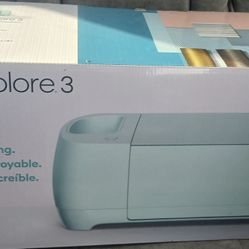 BRAND NEW CRICUT EXPLORE 3