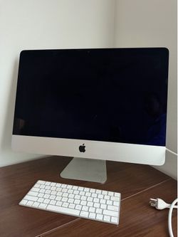 Apple iMac 21.5” Desktop Computer + Apple Keyboard | Excellent Condition