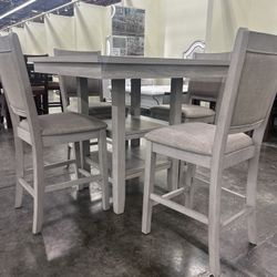 5 Piece Rustic Wooden Dining Set. Extra Storage And Shelves. 