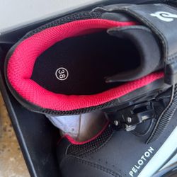 Peloton Cycling Shoes w/ Cleats – Like New!