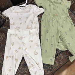Carter’s size 12 meses $3 cada set