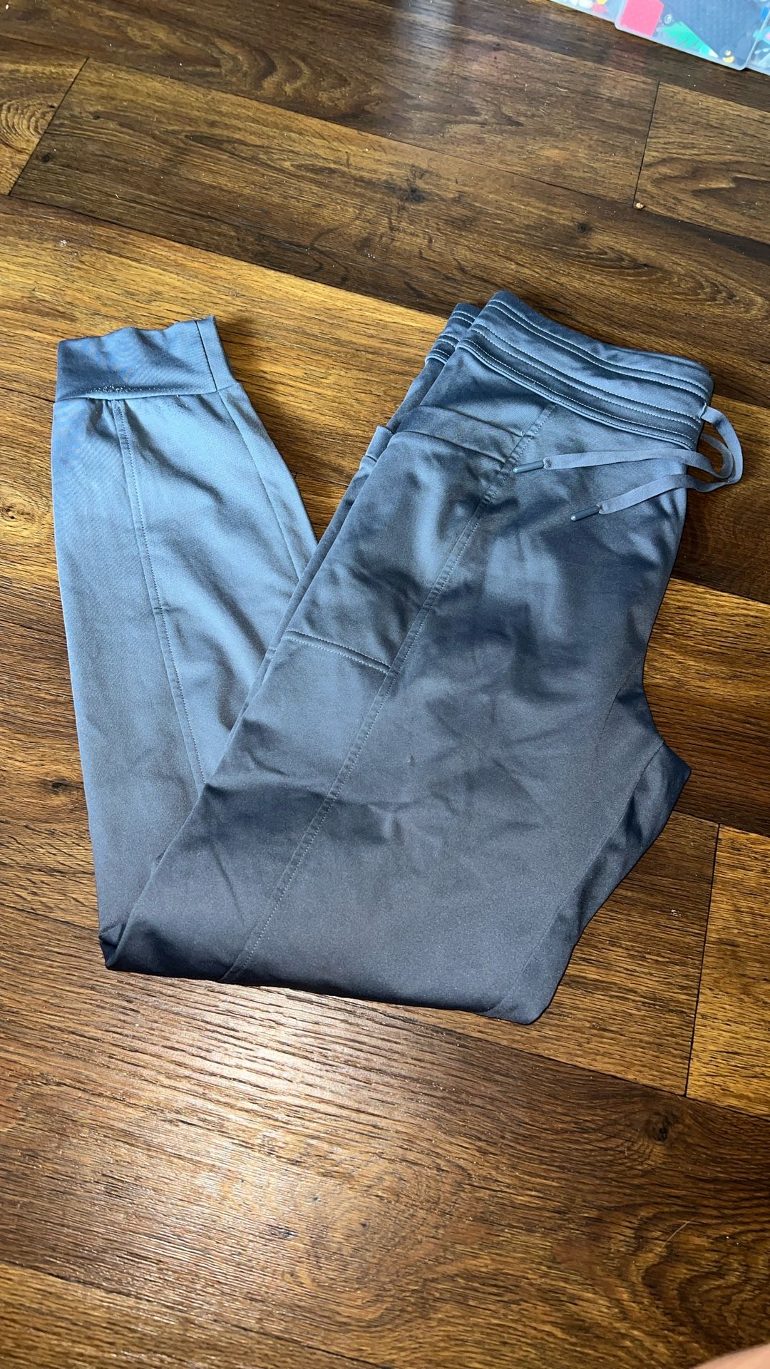 Small jogger pockets