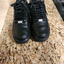 Nike Air Force 1 Black 