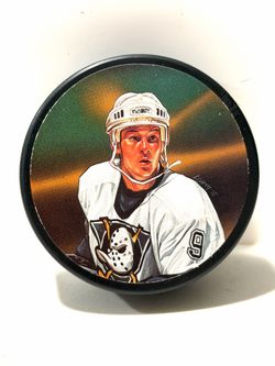 1996 Paul Kariya Anaheim Mighty Ducks NHL Hockey Player Collectible Puck