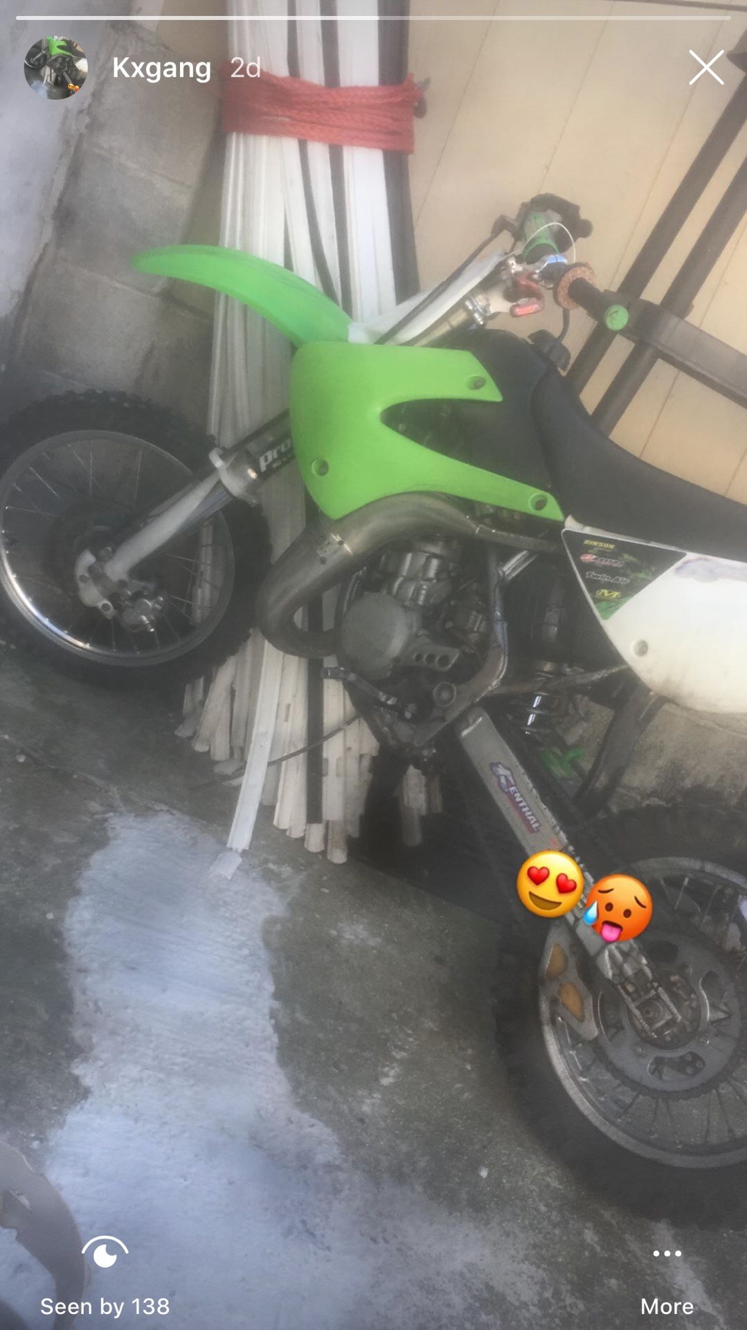 KX85 wit title