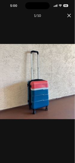 One Lightweight Hard Side Carry-On 360 Spinner by It Luggage