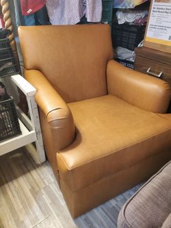 High Quality Swivel Leather Chair Free
