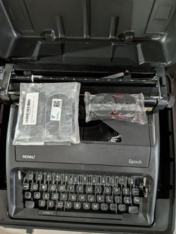 Royal Epoch Portable Manual Typewriter