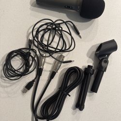 Samson Q2U Handheld Dynamic USB Microphone Recording and Podcasting Pack