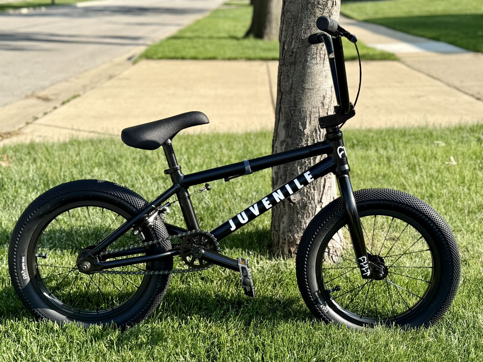 Cult Juvenile 16" Complete Bike - Black