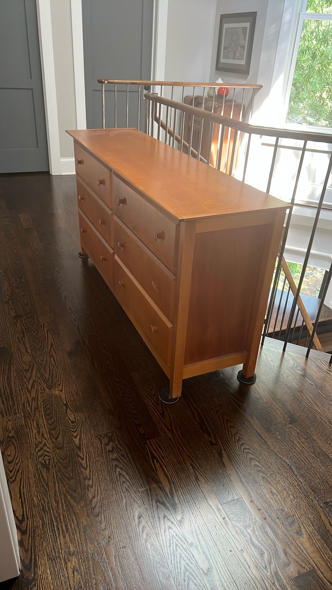 Low dresser