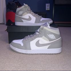 Jordan 1s College