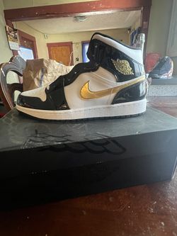 Air Jordan 1 Mid SE