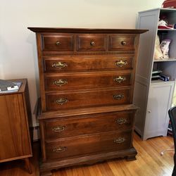 Ethan Allen Solid Wood 8-drawer Dresser