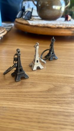 Eiffel Tower Key Chains X3
