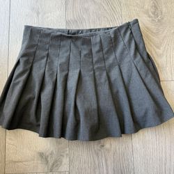 Zara Pleated Mini Skirt Size small 