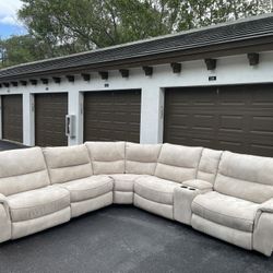 Couch/Sofa Sectional - PROFESSIONALLY CLEANED - Recliners - Beige - Delivery Available 🚛