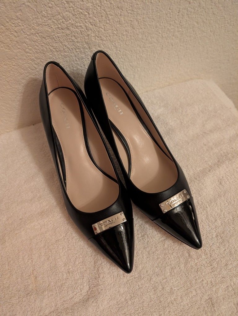 COACH BLACK HEELS / PUMPS SIZE 8M $100