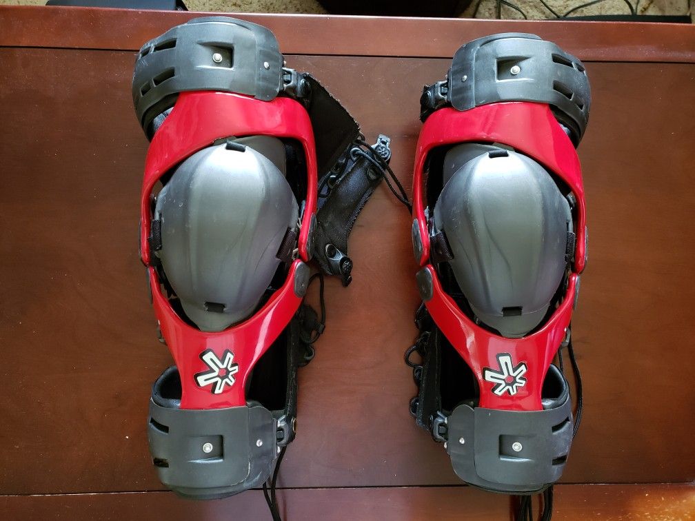 Large Asterisk Cell Knee Braces