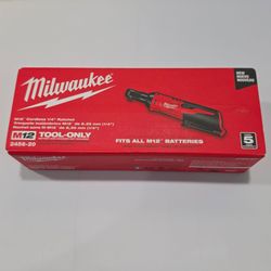 Milwaukee
M12 12V Lithium-Ion Cordless 1/4 in. Ratchet (Tool-Only)