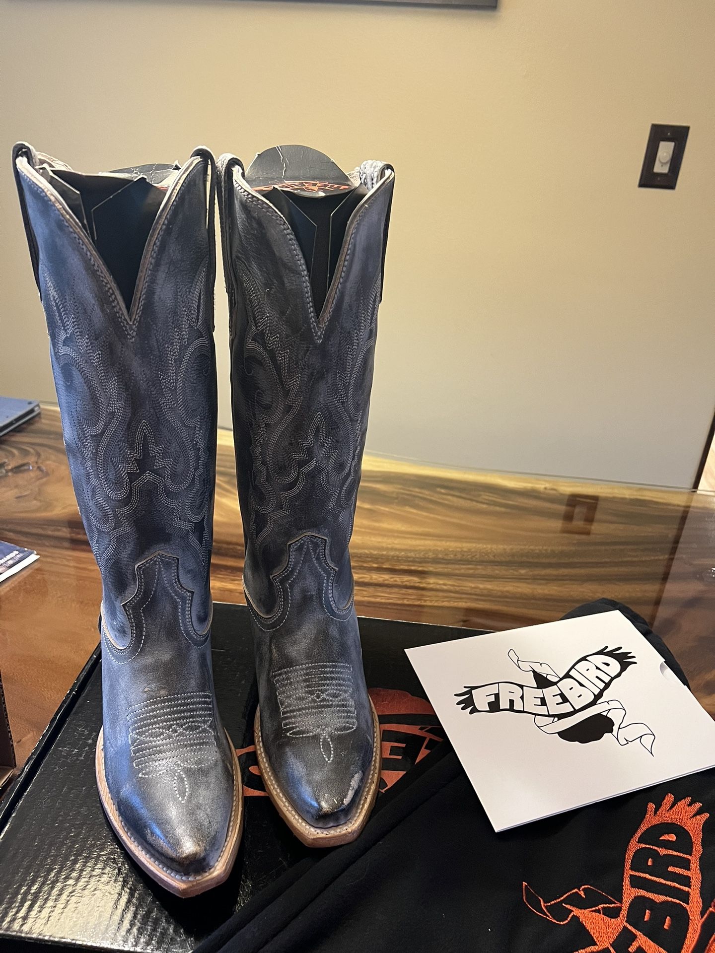 Free Bird Size 8