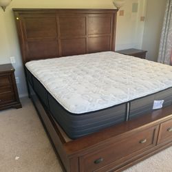 King Bedroom Set