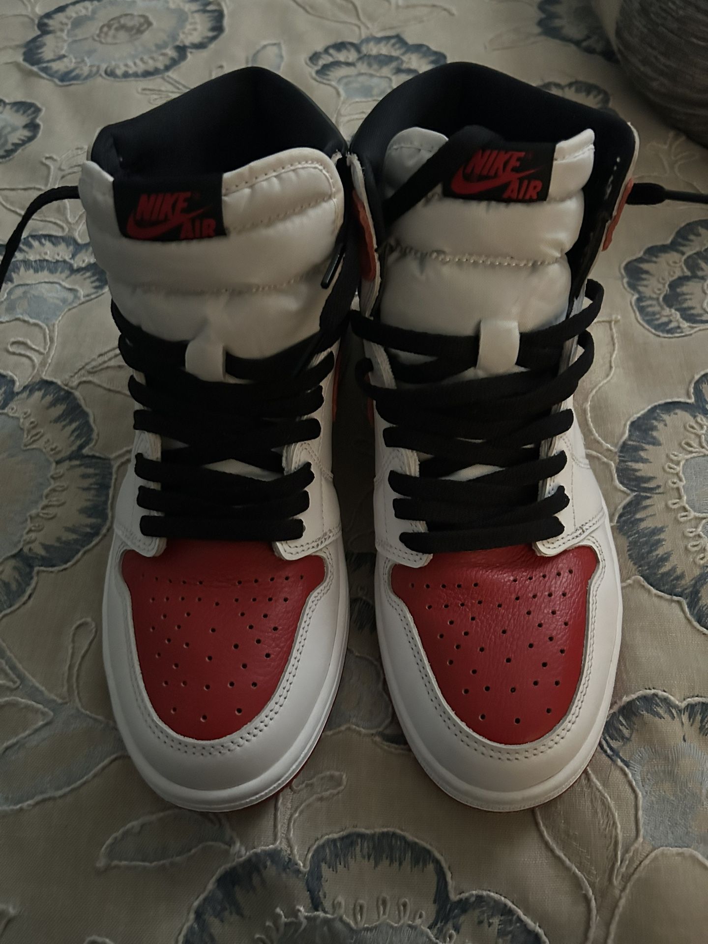 Jordan 1 High Heritage