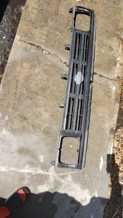 Nissian D21 Hardbody Front Grill