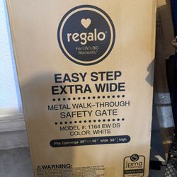 2 Regalo 38.5-Inch Extra Wide Baby Gate