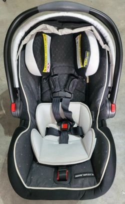 GRACO Snug ride Car seat with Base