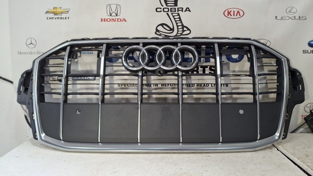 2020-2023 AUDI Q7 FRONT GRILL OEM
