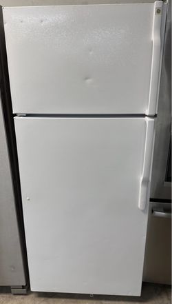 White 18 Cu Ft GE Refrigerator