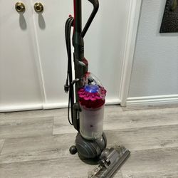 Dyson Vacuum 