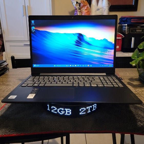 Lenovo Ideapad 3 👉🏾Touchscreen👈🏾12GB 🫢 2.256TB storage 15.6" laptop
