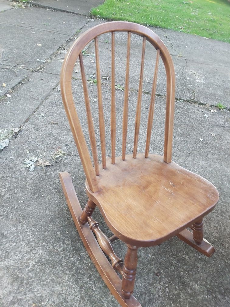 Cute wood rocking chair. Kids size.