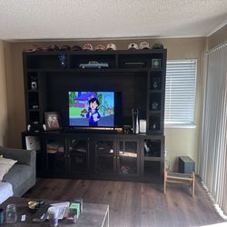 Entertainment center
