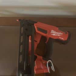 Milwaukee M18 FUEL 18-Volt Lithium-lon Brushless Cordless Gen Il 16- Gauge Angled Finish Nailer