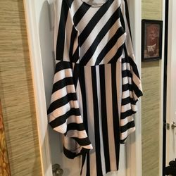 YEPP G Loose Flowy Sleeves Fitted Dress Size 1X  