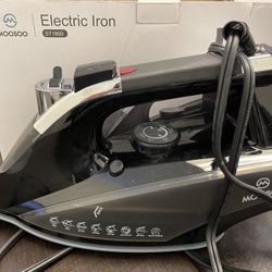 ELECTRIC IRON MOOSOO  ST 1800