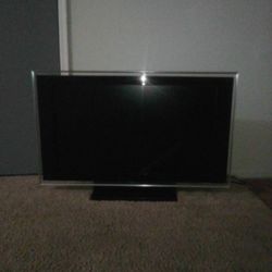 Sony Bravia Smart TV.  42"