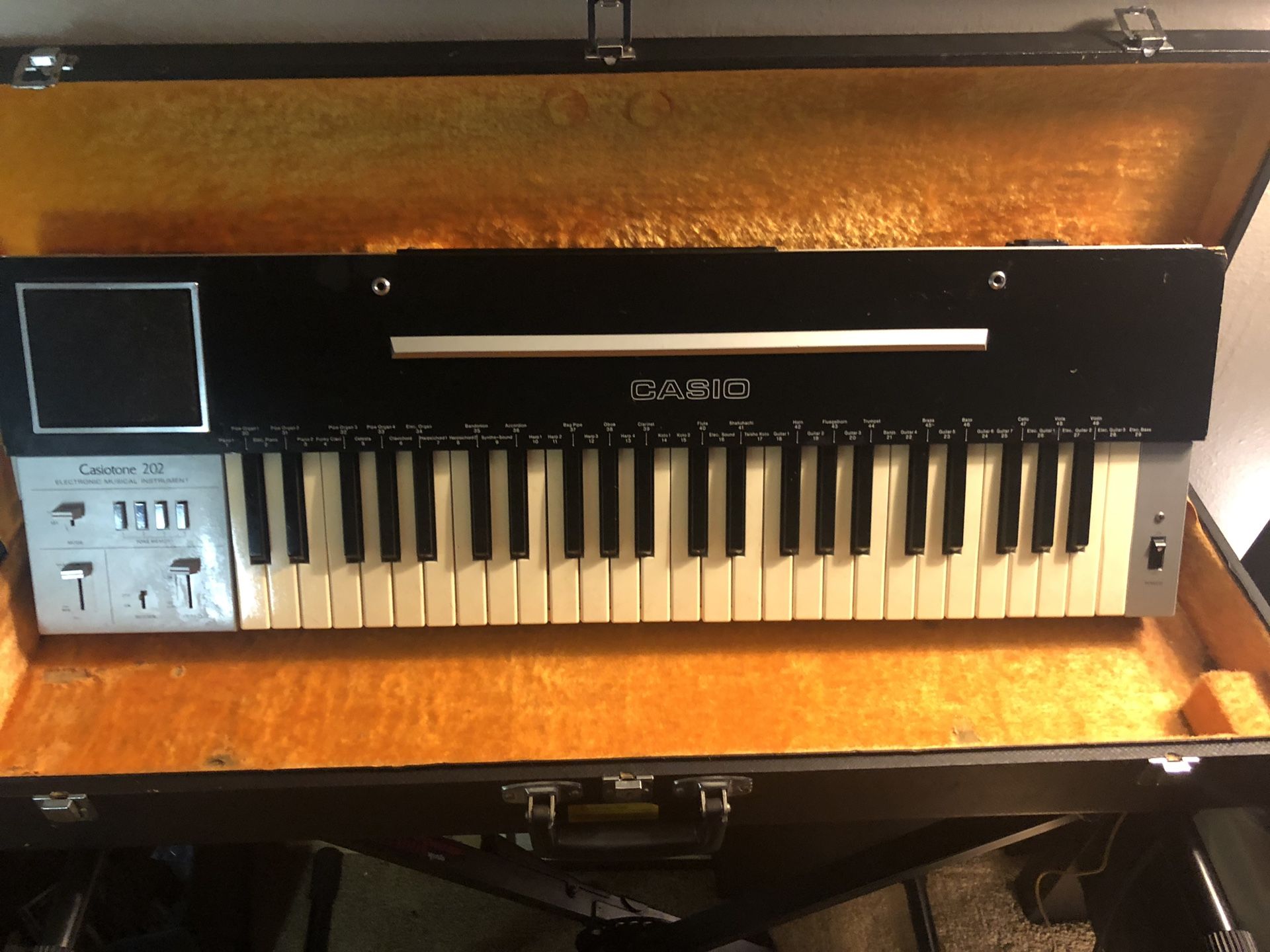 Vintage Casiotone Synthesizer! Works amazing!