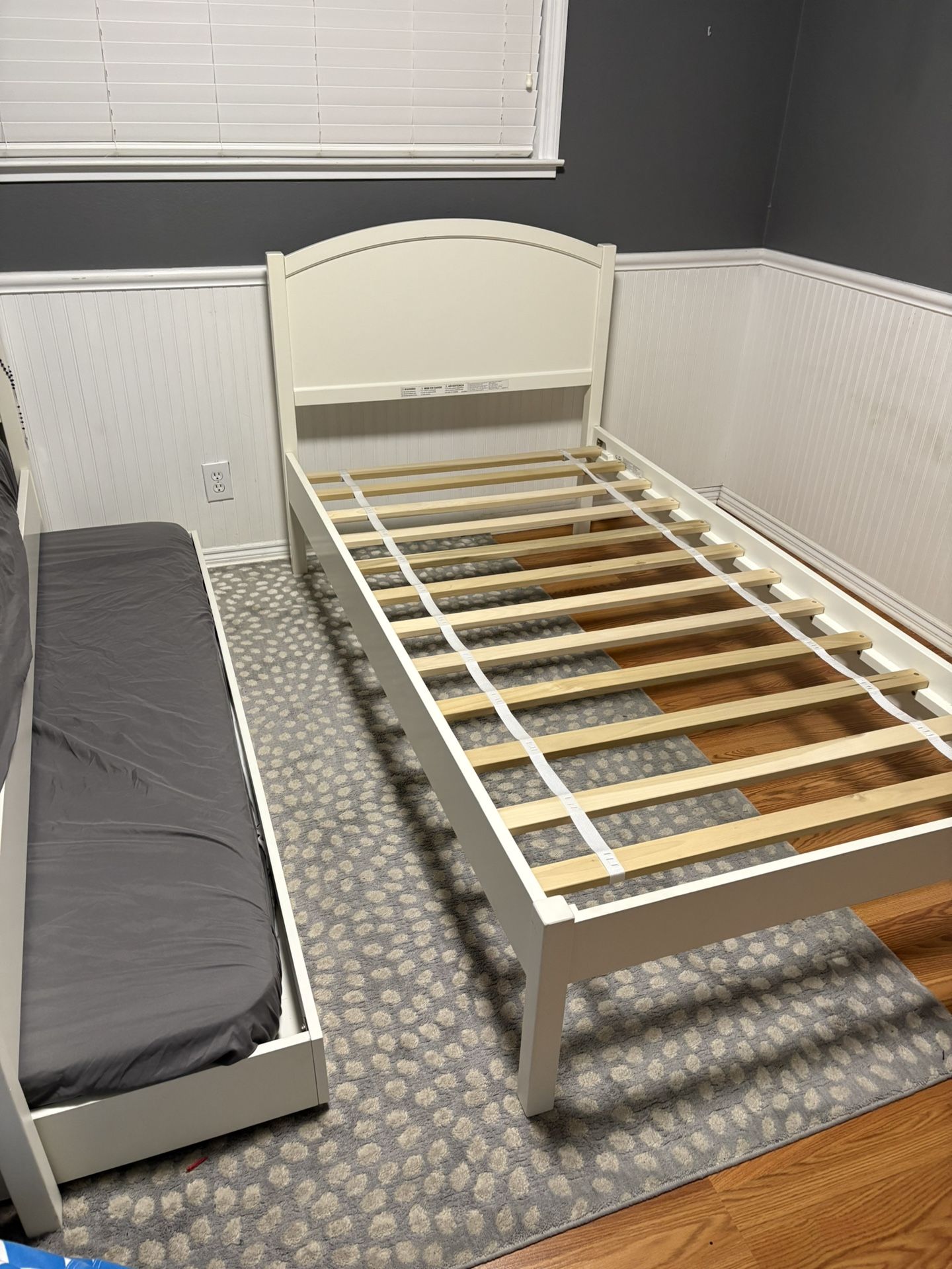 Trundle Bed - Twin
