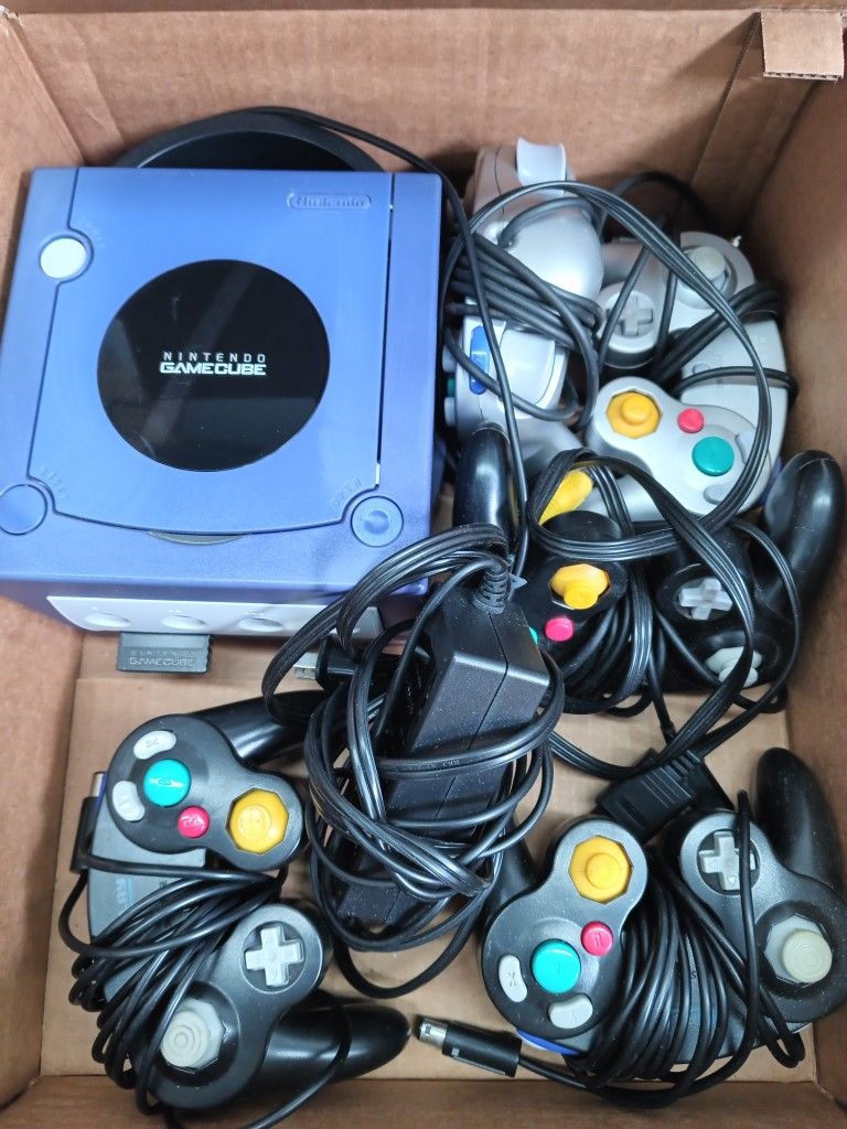 NINTENDO GAMECUBE ANTIQUE