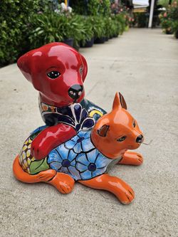 Talavera Lying Dog And Cat Together. Clay Pots, Planters, Plants. $45 cada uno