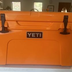 YETI Tundra 45 Cooler 