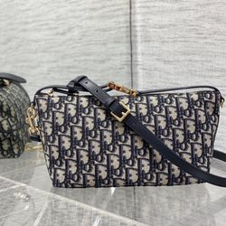 Classic retro shoulder bag