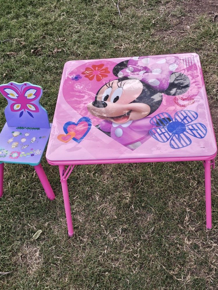 Almost new folding children's table with Mickey Mouse and wooden chair!