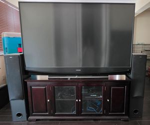 TV/Stand/Speaker/Wii/Wii Fit