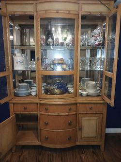China cabinet ( nothing included inside )